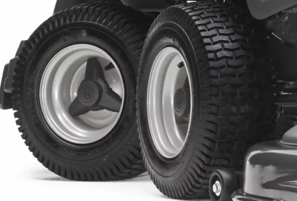 Tondeuse frontale professionnelle Husqvarna RC 318T - appareil de base sans plateau de coupe - modèle 2025-Neuf – Image 6