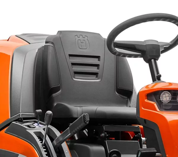 Tondeuse frontale professionnelle à quatre roues Husqvarna RC 320Ts AWD - appareil de base sans plateau de coupe - modèle 2025-Neuf – Image 8