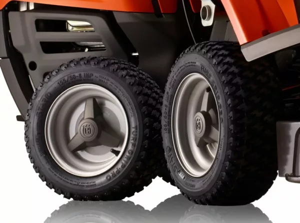 Faucheuse frontale Husqvarna R 112C avec carter de coupe Combi 85 - modèle 2025-Neuf – Image 6