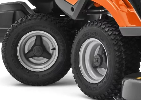 Tondeuse frontale professionnelle à quatre roues Husqvarna R 316TX AWD - appareil de base sans tondeuse - modèle 2025-Neuf – Image 4
