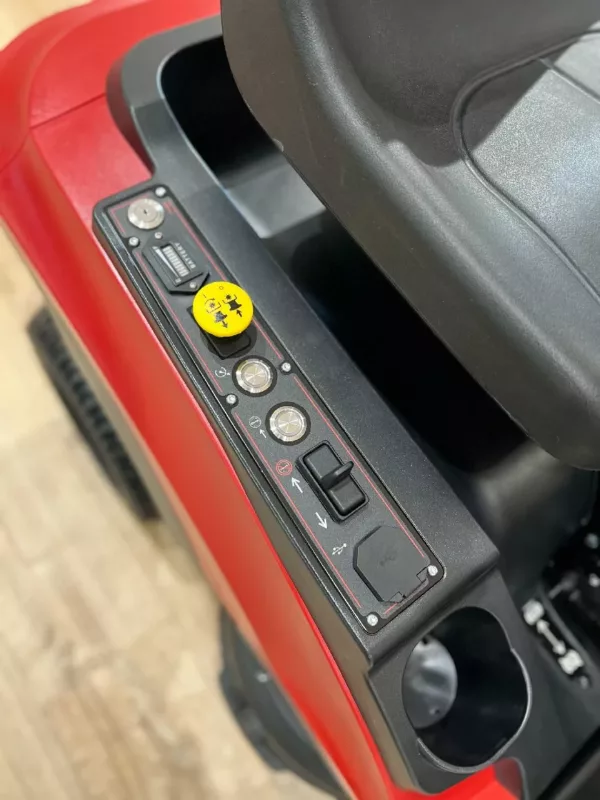 Tracteur de pelouse à batterie Toro eS3000SD - modèle 2025-Neuf – Image 11