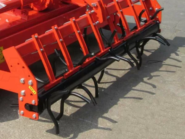 Herse rotative RM250 – largeur de travail 250 cm – 22 lames Série lourde – Rouleau à piques – Image 5